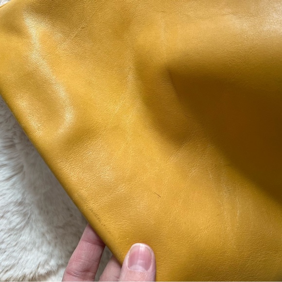 COACH Vintage Soho Leather Duffle Bag in Yellow #9186 - Picture 9 of 17